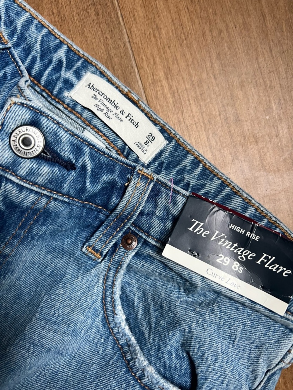 Abercrombie & Fitch High Rise Vintage Flare - NWT - Picture 2 of 4